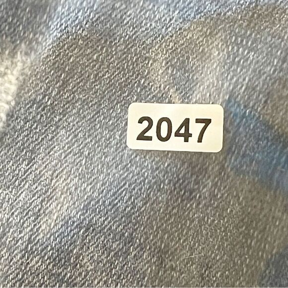 Cabi #3750 Tuxedo High Straight Jeans, Size 6 - Picture 8 of 8